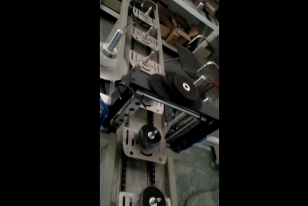 半自動包裝機工作視頻（二） 