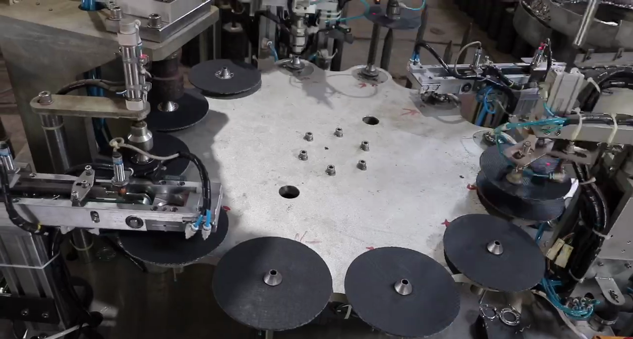 全自動(dòng)網(wǎng)布基體孔環(huán)機(jī)工作視頻